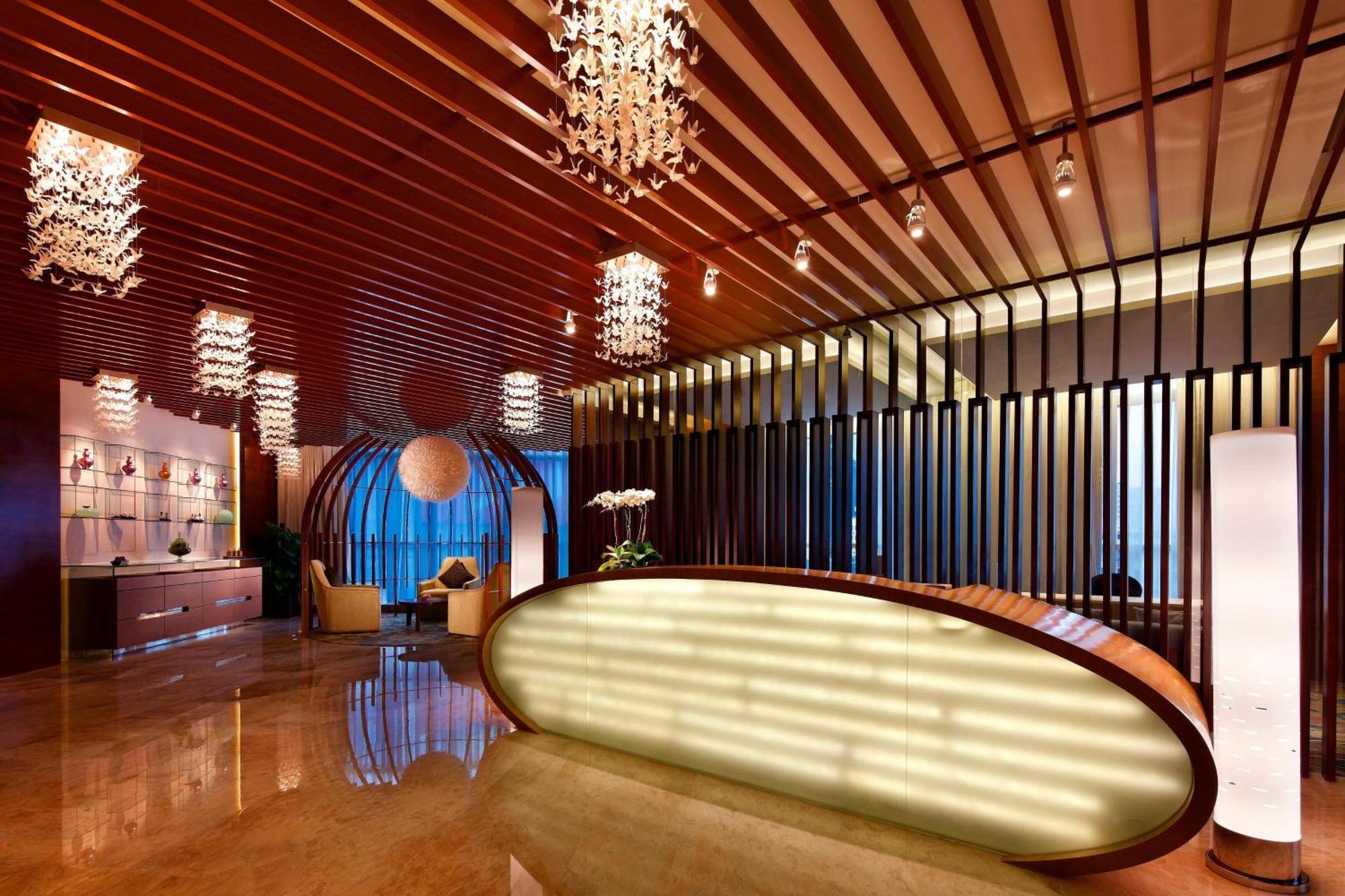 Sheraton Guangzhou Hotel-Fully Upgraded In Cbd-Free Canton Fair Shuttle Bus And Registration Counter Buitenkant foto